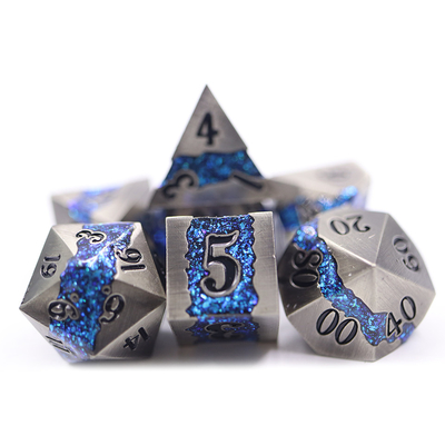 A mão liga de zinco dos dados do RPG do metal lixou o desgaste - resistente para a coleção