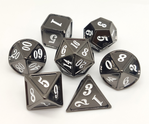 O RPG antiusura inodoro dos dados do metal, mão lustrou o grupo pesado dos dados