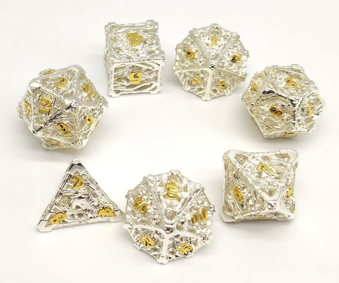 A mão cinzelou DND que o mini RPG corta de múltiplos propósitos inodoro para presentes
