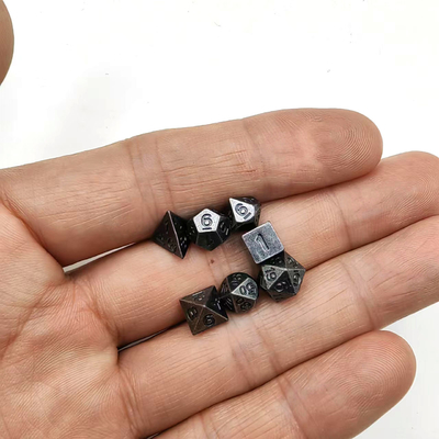 Mini dados poliédricos de baixo peso em Long Tube Dungeons And Dragons RPG