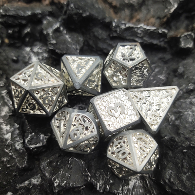 Dados de RPG de metal com borda de cartão esculpidos à mão durável para Savage World poliédrico