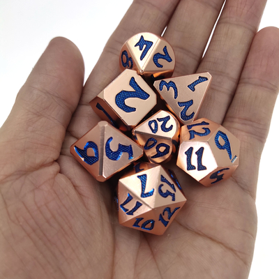 Conjunto de dados de RPG portátil feito à mão Conjunto de dados poliédricos Liga de zinco Metal de luxo