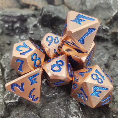 Ouro afiado afiado do zinco dos dados do RPG do OEM do grupo poliédrico azul dos dados do RPG da personalização dos dados