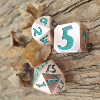 Claro - os dados poliédricos dos dragões de cobre verdes de Mini Black For Dungeons And do material ajustaram afiado de pouco peso afiado