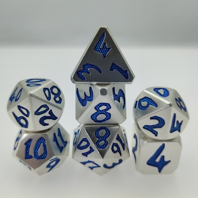 Dados de RPG portáteis vazados à mão polidos à mão resistentes ao desgaste poliédricos 7 moldes