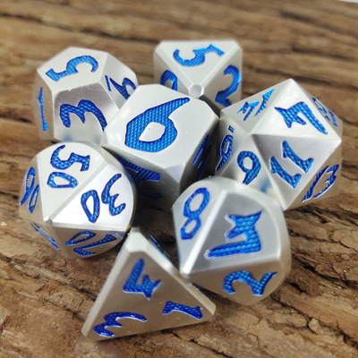 Luxo 7 peças conjunto resistente para masmorras e mão de dragão despejando dados poliédricos prata azul para rpg e jogo dnd