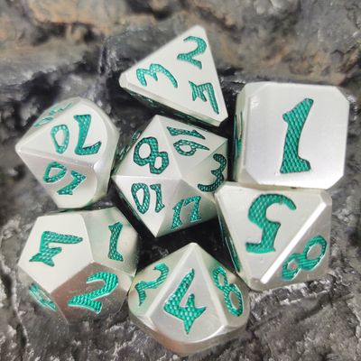 Conjunto de dados clássico de metal a granel poliédrico legal inodoro multiuso 7 peças conjunto de dados para jogo de mesa