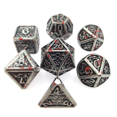 Conjunto de dados poliédricos de metal feitos à mão para jogos de RPG prata e preto