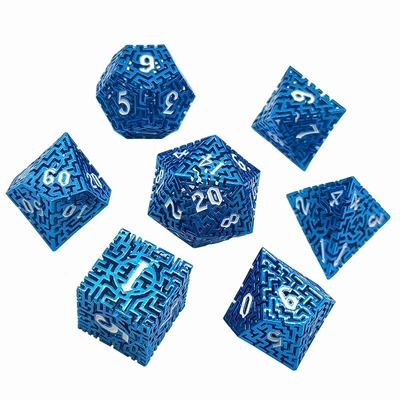 Desenho de dados metálicos de labirinto oco DND Krusu's Call RPG Multifacetado
