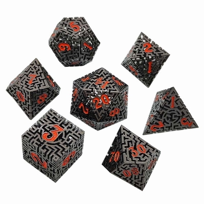 Desenho de dados metálicos de labirinto oco DND Krusu's Call RPG Multifacetado