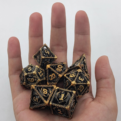 Embalado de dados metálicos D20 de corte afiado