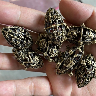 Criativo Rugby Tema Metal Hollow RPG Dice Set Dragon And Dungeon DND