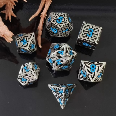 Intertwined Hollow DND RPG Metal Dice Dragon And Underground City Board Game (Jogo de Tabuleiro de Dragão e Cidade Subterrânea)