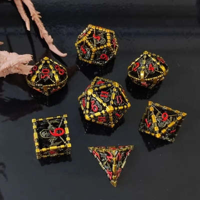 Antigo jogo de tabuleiro de dados de metal oco Dragon And Underground City