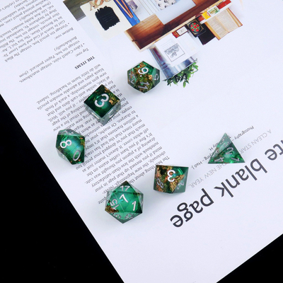 Jogo de mesa multifacetado de resina natural de papel de alumínio verde ouro Dice Border Gate