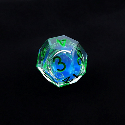 O conjunto de dados de jogos de mesa de resina natural azul líquido transparente