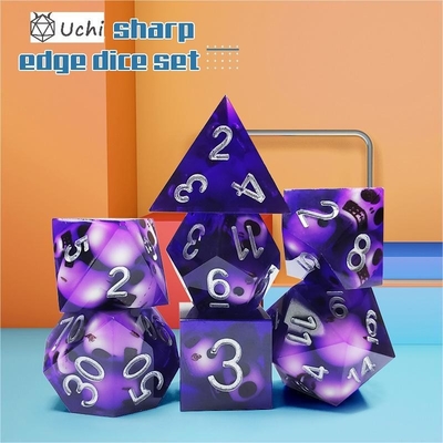 O jogo de dados de resina de Crânio de Cristal Roxo Dragon and Dungeon