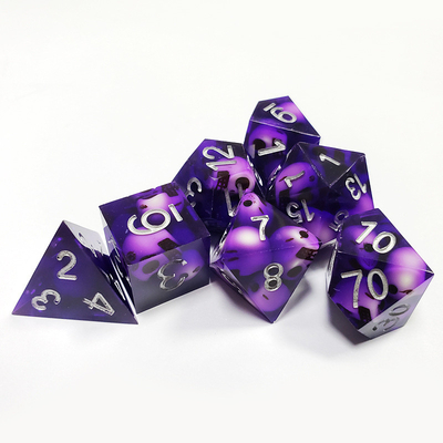 O jogo de dados de resina de Crânio de Cristal Roxo Dragon and Dungeon