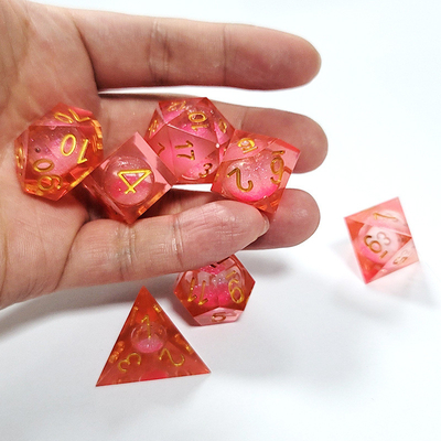 Resina de cristal vermelho claro, dados poliédricos, insípidos, não tóxicos