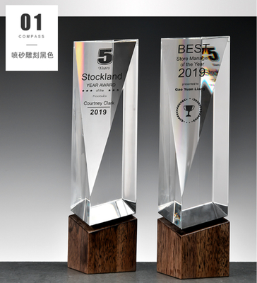 Troféus de resina personalizados Troféu de combinação de cristal e madeira sólida