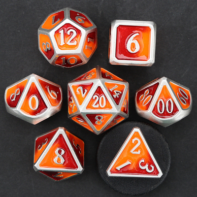Dado DND de metal personalizado de cor sólida de dados de poliedro de metal com números de prata, usado para o jogo de xadrez D &amp; D