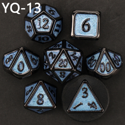 Dado DND de metal personalizado de cor sólida de dados de poliedro de metal com números de prata, usado para o jogo de xadrez D &amp; D