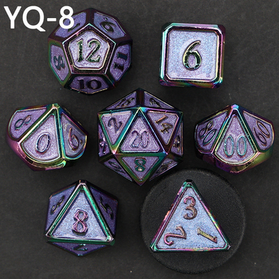 Dado DND de metal personalizado de cor sólida de dados de poliedro de metal com números de prata, usado para o jogo de xadrez D &amp; D
