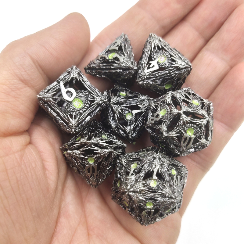Os dados poliédricos afiam bens cinzelados de pedra preciosa da resina mão translúcida para Savage World