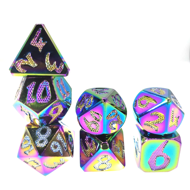 Chip Dice Set Gold 	Dados feitos sob encomenda para Dungeon e o grupo poliédrico dos dados dos dragões