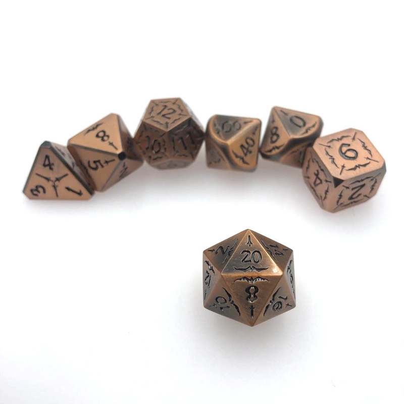 Conjunto de dados rpg em massa poliédricos dados pretos polidos à mão com núcleo líquido não tóxicos