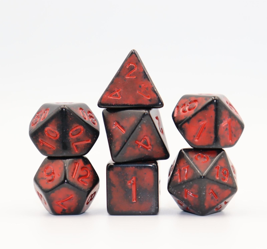 Antigo jogo de dados de retaguarda preta de resina vermelha