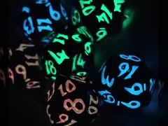 Os dados extravagantes do metal ajustaram dados afiados afiados do Dcc do peso leve poliédrico dos dados